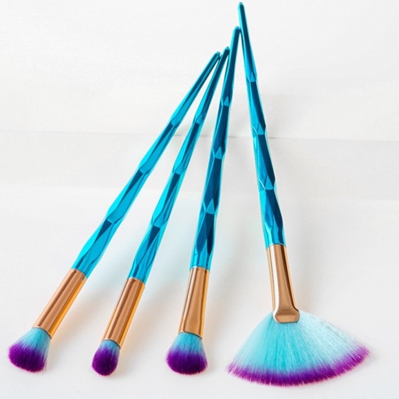 Other - 4 pc metallic make up brush set